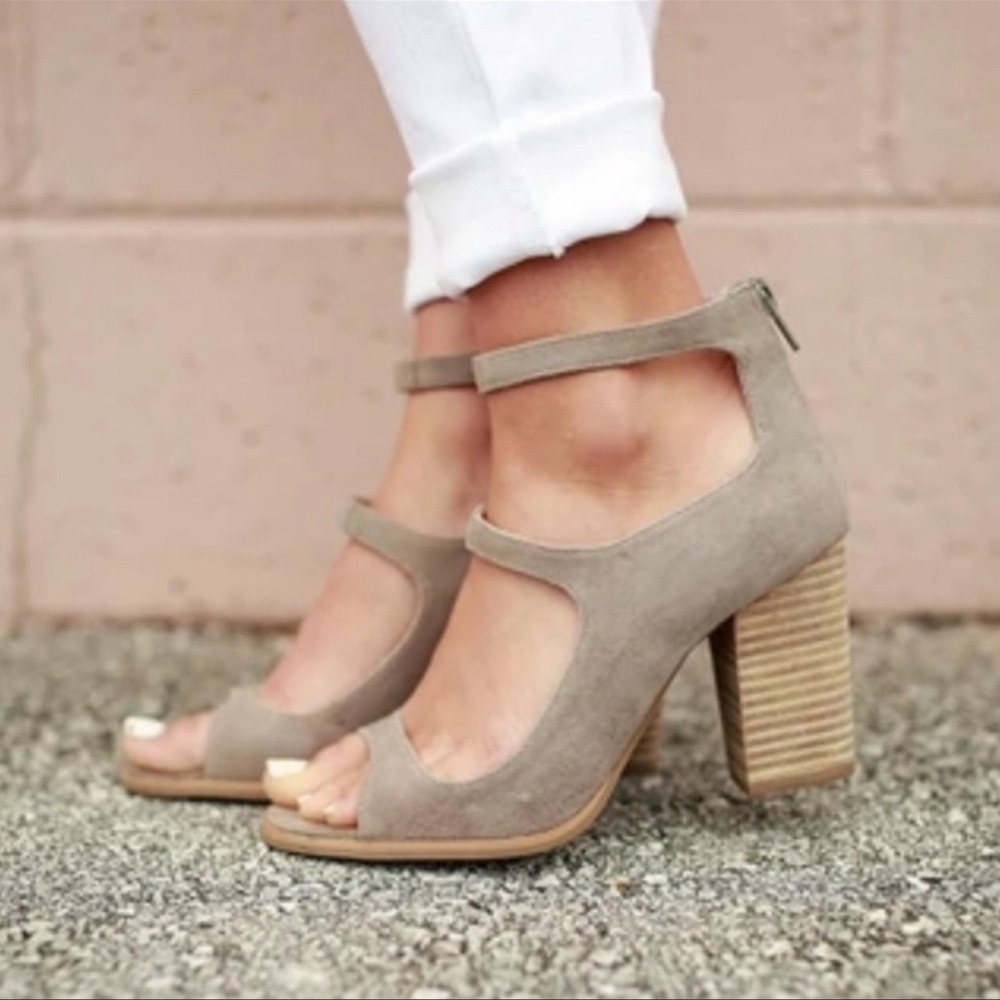 Seychelles Radical Suede Open Toe Strappy Block Heels Taupe Sandals